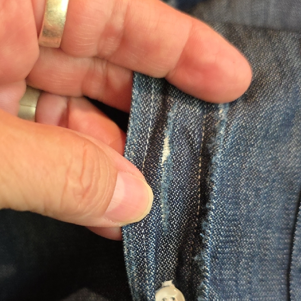 NEW FRANK & EILEEN MEN'S LUKE TATTERED DENIM BUTTON UP SHIRT IN DK BLUE RINSE XS - Picture 5 of 10